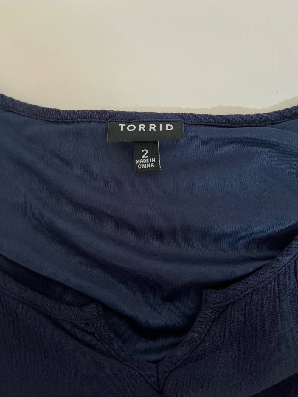 Torrid Women’s Size 2 Navy Blue Dress V Neck Ruffle Sleeve Smocked Waist Flowy - Picture 3 of 6